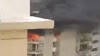 नोएडा में AC ब्लास्ट से हाईराइज फ्लैट में लगी भीषण आग, वीडियो हुआ वायरल
