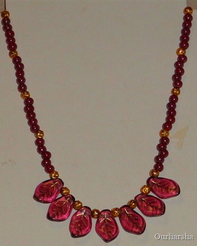 glass petal Necklace (1)