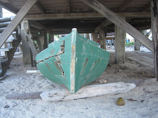 Belize dugout canoe design details