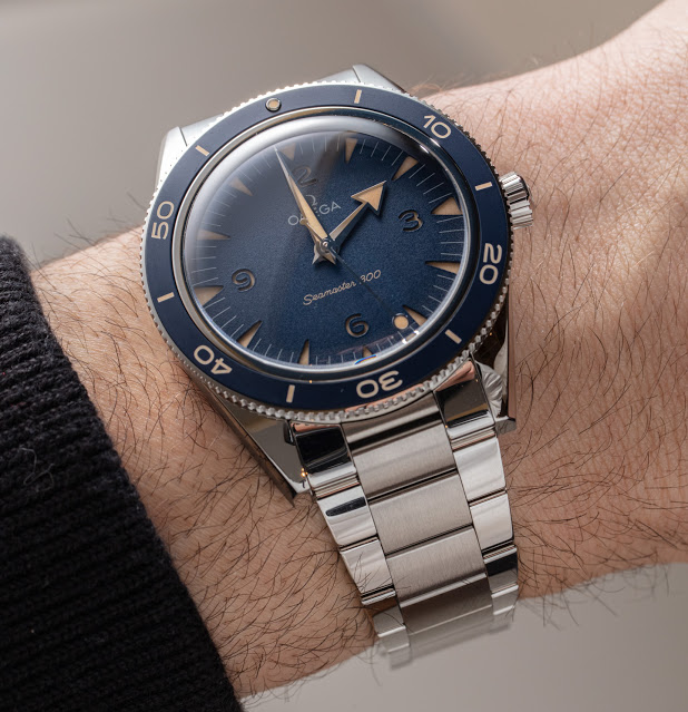 Présentation de la nouvelle réplique de montre Omega Seamaster 300 bleue de 41 mm 2021