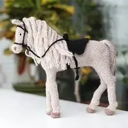 Caballo amigurumi