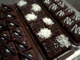 Making The sweet Steamed Brownies