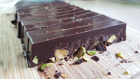 Turrón chocolate negro y pistachos