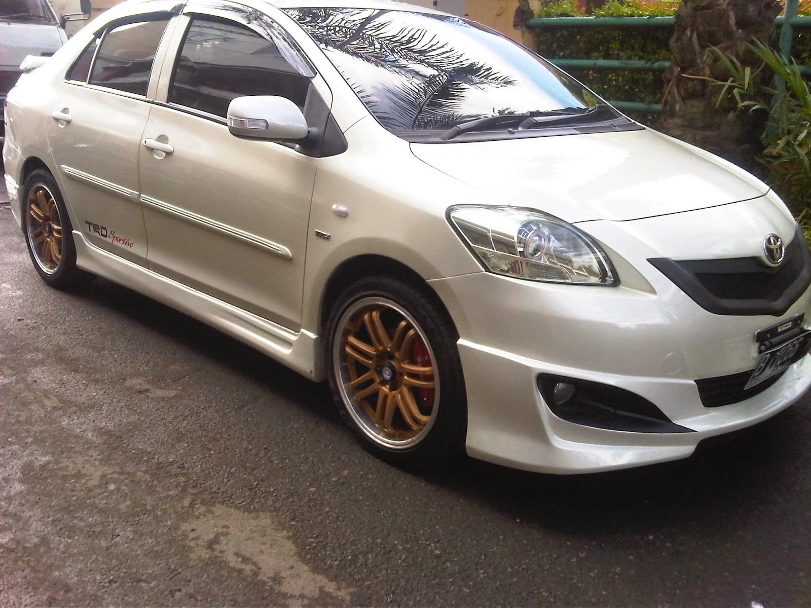 HASIL MODIFIKASI VIOS LIMO 2007 UP EKSTERIOR F12 AUTO