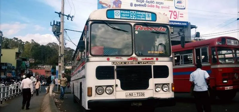 badulla-bus-stopped