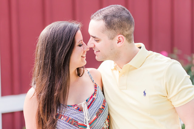 Kinder Farm Park Engagement Photos | Photos by Heather Ryan Photography