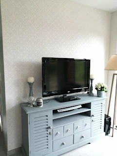 meuble tv style colonial relooké en gris gustavien Libéron
