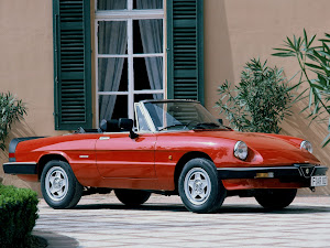 Alfa Romeo Spider 1983 (1)