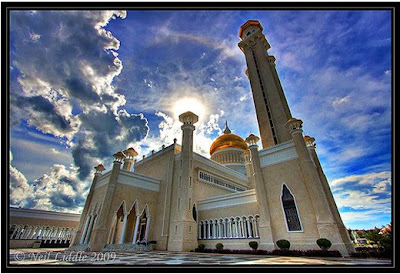 Most beautiful and tall Masjids and Islamic places from all around the world