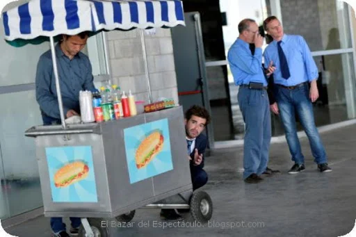 MATEO EN LA TERMINAL.jpeg