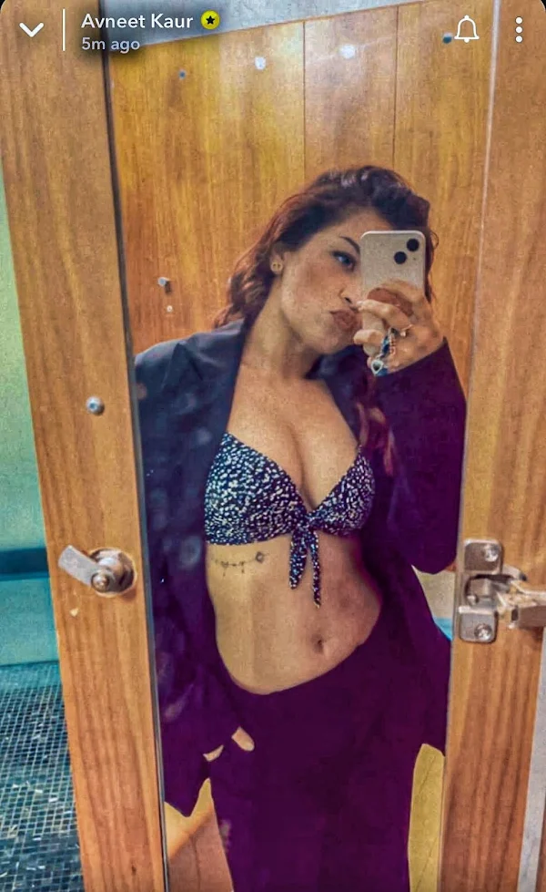 avneet kaur bikini selfie cleavage indian actress