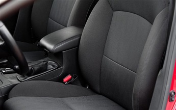 2010-Suzuki-Kizashi-GT-front-seating