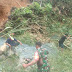 Serda Gusdianto bersama BPBD dan Masyarakat Bersihkan Bambu Akibat dari Banjir Bandang
