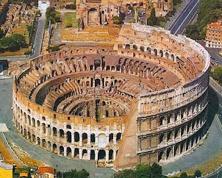 coliseu romano feito marmore travertino