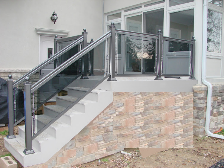 New glass railings on porch in Vaughan. Style GR5.