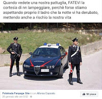 Lampeggiare per segnalare una pattuglia della Polizia