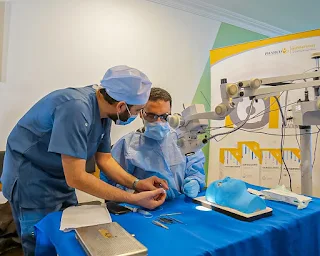بدء تدريب شباب أطباء العيون على جراحات استبدال القرنية ضمن مبادرة "101"