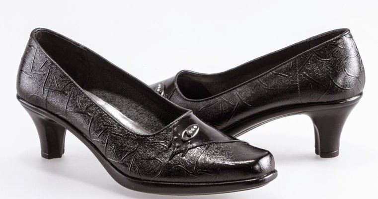 Foto gambar model merk sepatu wanita terkenal dan bagus 