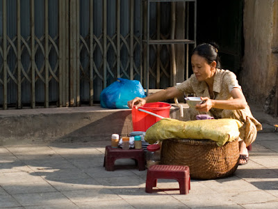 Hanoi eating: Xôi seller