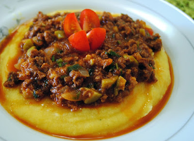 Polenta com Molho Bolonhesa de Soja (vegana)