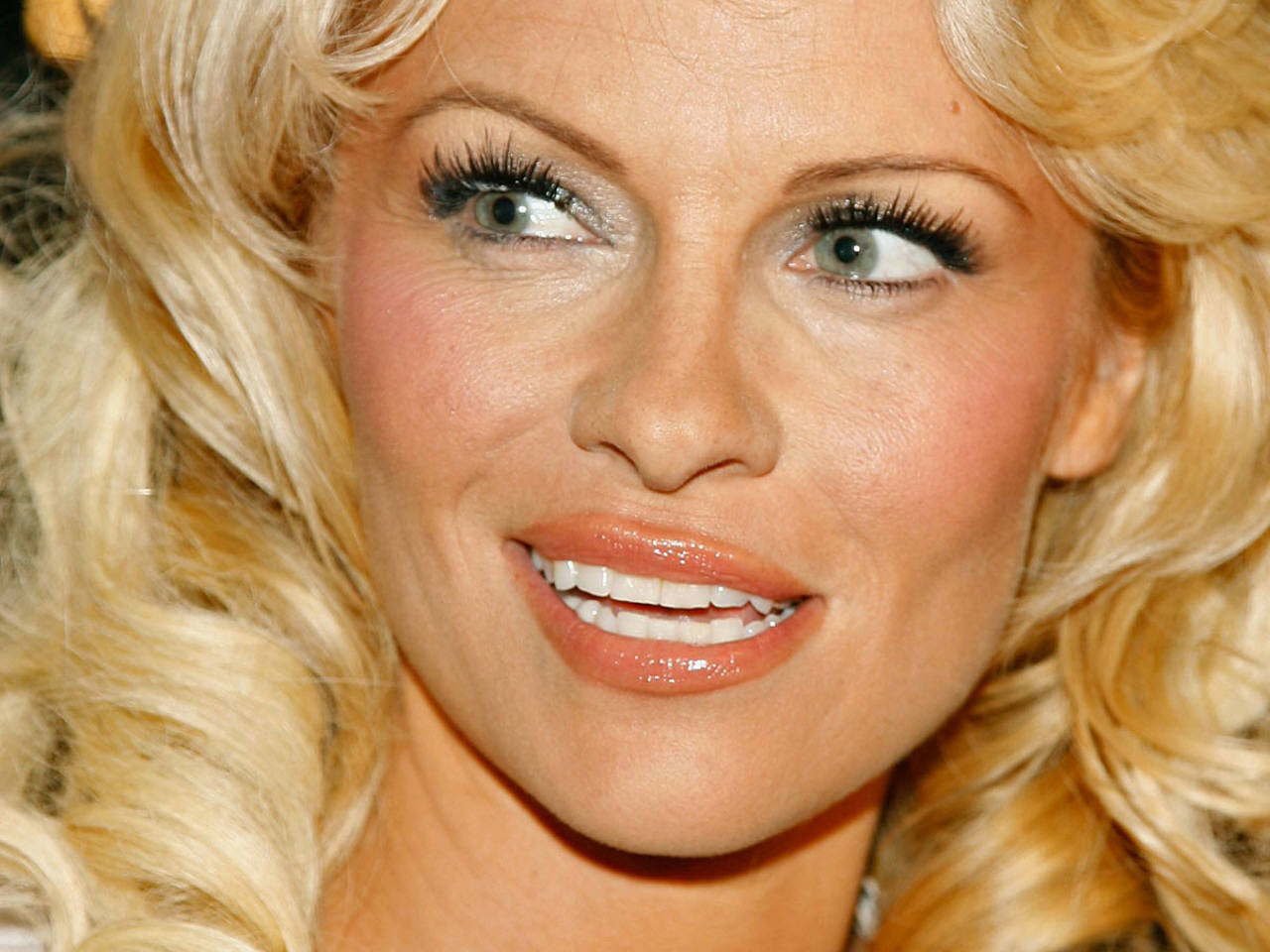 news 2011 and asian magazine: Pamela Anderson Hot and Sexy Wallpapers