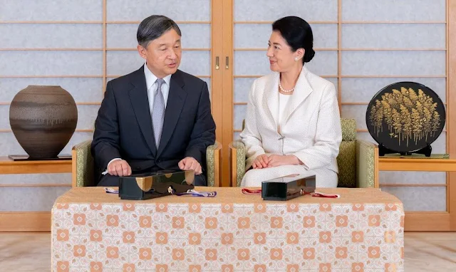 Empress Masako, Princess Aiko, Crown Prince Akishino, Crown Princess Kiko and Princess Kako