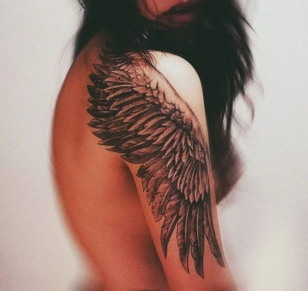 Tatuajes en el hombro para chicas