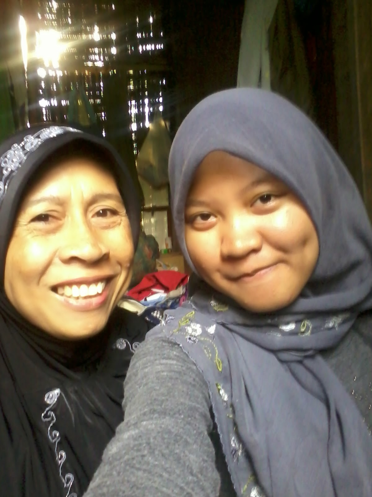 Isna's blog: [PICT] IN MY MIND - WITH MOM
