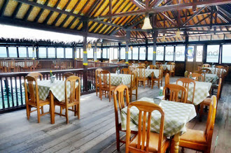 floating restaurant di pulau pelangi
