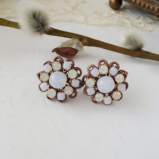 vintage style rhinestone jewelry