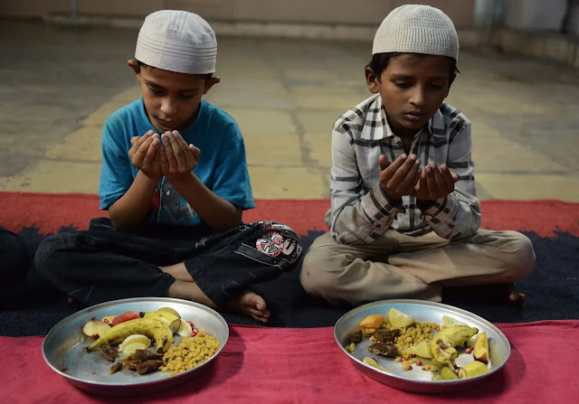 Lima Tips Mengajarkan Anak Puasa Ramadan