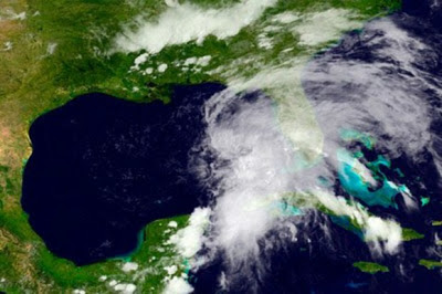 TORMENTA TROPICAL ANDREA TOCA TIERRA EN LA COSTA OESTE DE FLORIDA, 06 DE JUINIO 2013