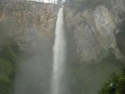 Air Terjun Tertinggi di Indonesia 