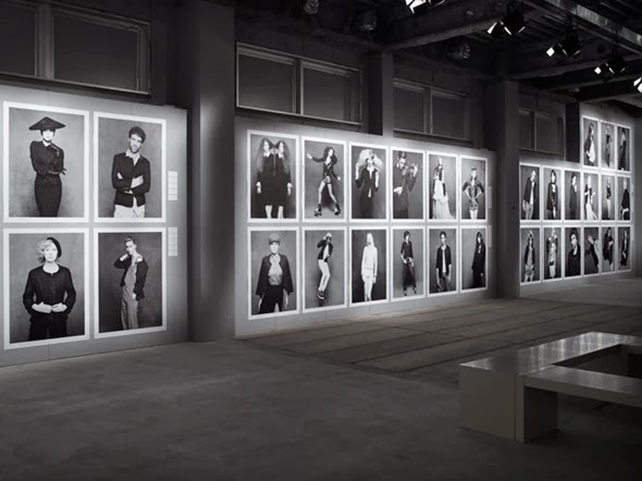 exhibition-pictures-17-the-little-black-jacket-chanels-classic-revisited-by-karl-lagerfeld-and-carine-roitfeld