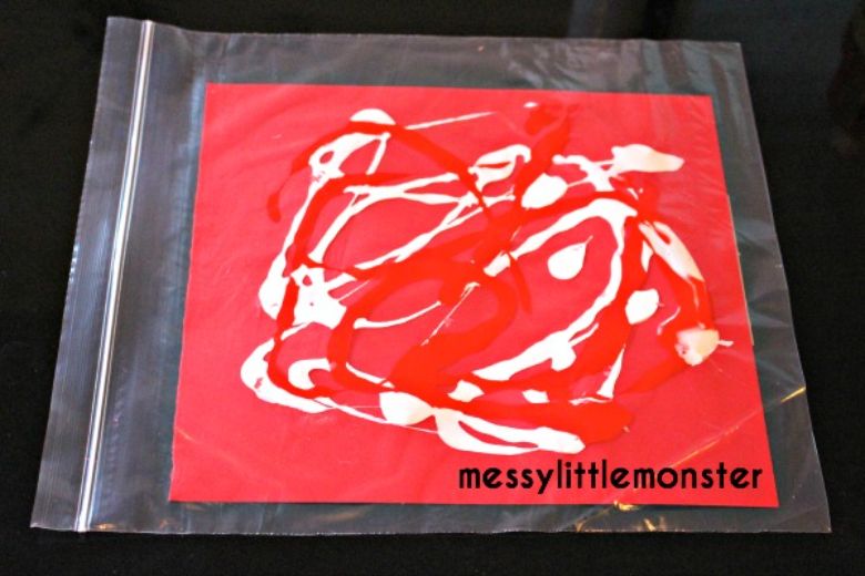 Mess free painting in a ziplock bag - painting idea for babies