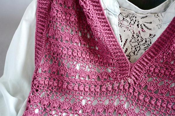 Crochet vest for women - details 1