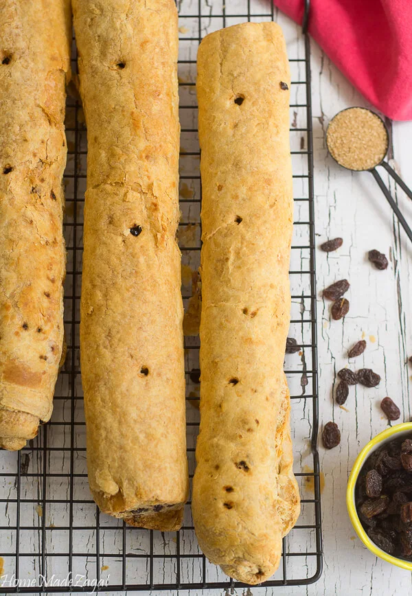 Three rolls of currants roll