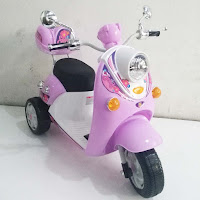 Motor mainan aki scoopy