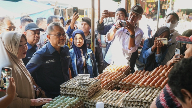 Pedagang di Makassar Keluhkan Kunjungan Mendag: Beli Telur, Dijepret Kamera lalu Pergi, Tidak Ada Solusi