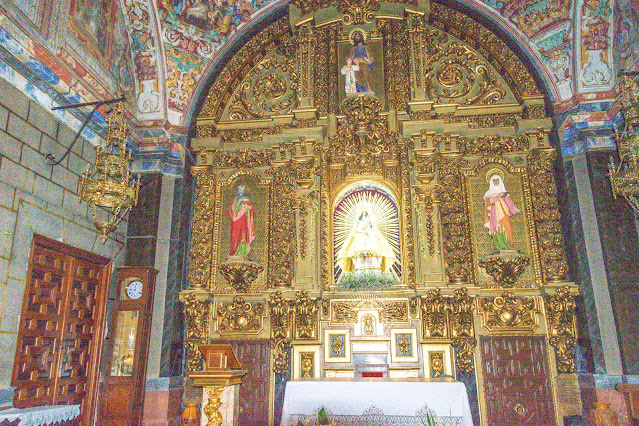 Altar mayor de la Ermita de las Virtudes