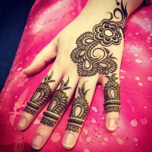 new mehndi design for bridal hand