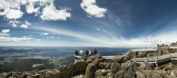 Pour votre voyage Hobart, comparez et trouvez un hôtel au meilleur prix.  Le Comparateur d'hôtel regroupe tous les hotels Hobart et vous présente une vue synthétique de l'ensemble des chambres d'hotels disponibles. Pensez à utiliser les filtres disponibles pour la recherche de votre hébergement séjour Hobart sur Comparateur d'hôtel, cela vous permettra de connaitre instantanément la catégorie et les services de l’hôtel (internet, piscine, air conditionné, restaurant...)