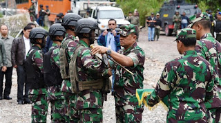 Mantap ! Panglima TNI Beri Penghargaan Prajurit yang Bebaskan Sandera di Papua