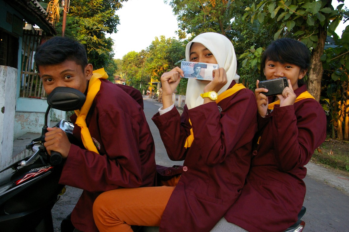 Bakti Sosial SMK Kesehatan Donohudan ~ Bangashari is Reds