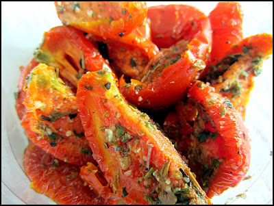 Hors table de Pauline - Cake aux tomates séchées, à la pancetta, à la mozzarella et au basilic.