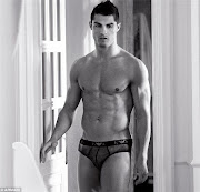 Soccer star Christiano Ronaldo no doubts enjoys showing off his body.