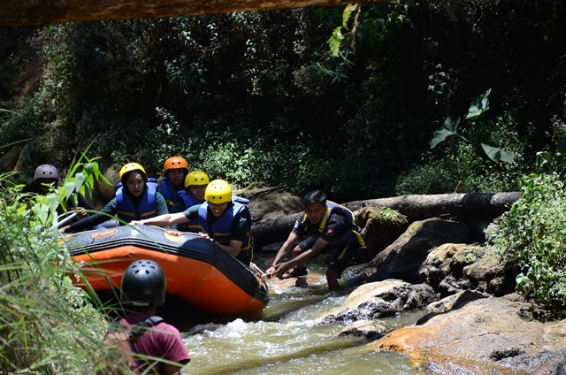 PAKET RAFTING BANDUNG - EO OUTBOUND LEMBANG BANDUNG