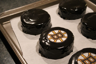 Boston Bruins black and gold hockey puck-cakes