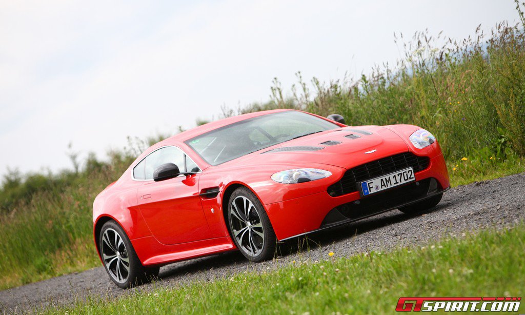 Aston Martin V12 Vantage01