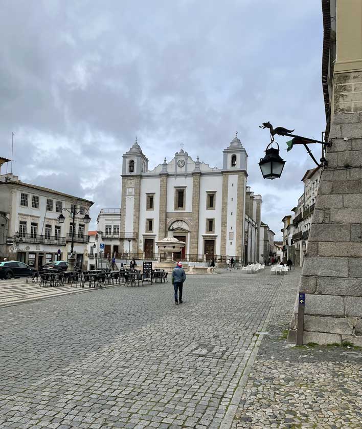 Praça do Giraldo Evora.